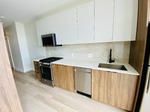 1125 W Van Buren St-Unit -1510 in Chicago, IL - Building Photo - Building Photo