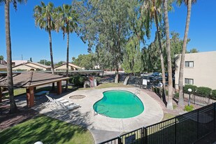 Desert Palms Apartments