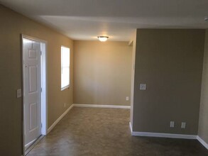 621 Ridge Rd in Lantana, FL - Foto de edificio - Building Photo