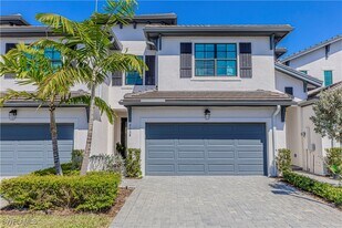 7538 Rockefeller Dr in Naples, FL - Building Photo