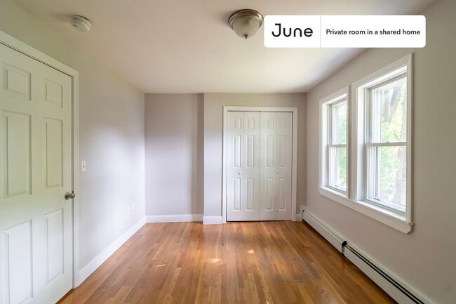 Private bedroom in 5 bed/1.5 bath Home in Boston, MA - Building Photo - Building Photo