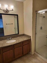7200 W Pirates Cove Rd in Las Vegas, NV - Building Photo - Building Photo