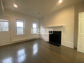 1404 Beacon St, Unit 3CP in Brookline, MA - Foto de edificio - Building Photo
