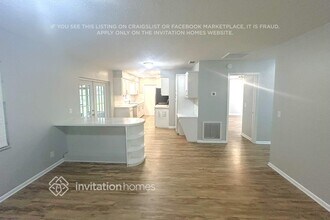270 Van Gogh Cir in Brandon, FL - Building Photo - Building Photo