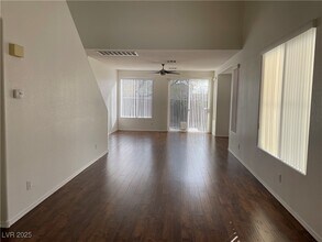 10385 Bayhead Beach Ave in Las Vegas, NV - Building Photo - Building Photo