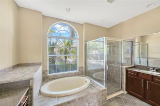 1833 Mira Lago Cir in Ruskin, FL - Building Photo - Building Photo