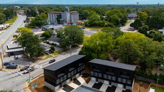 104 Textile Ct in Easley, SC - Building Photo