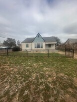 1321 Axtell St in Clovis, NM - Building Photo