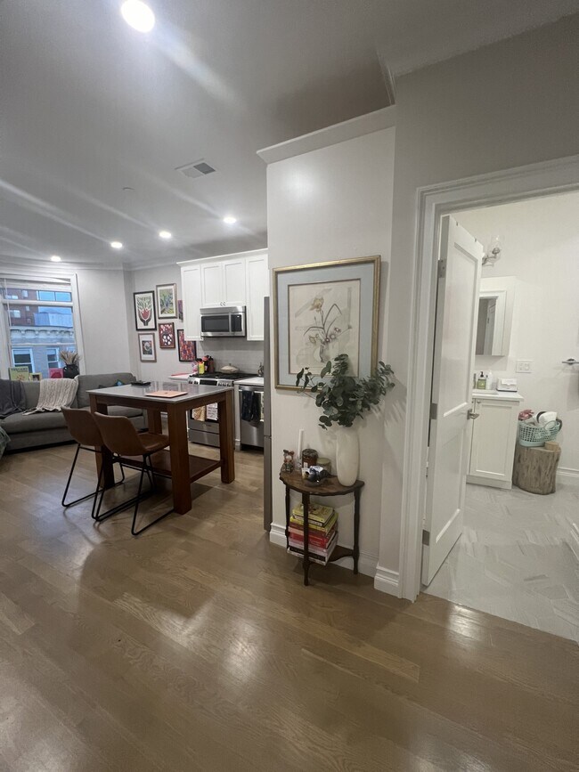 10 Mount Hood Rd, Unit 5 in Boston, MA - Building Photo - Building Photo
