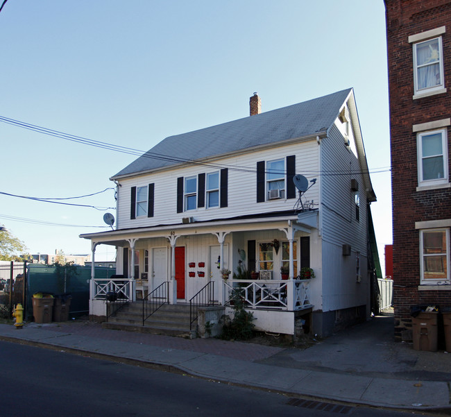 60 Garden St in Stamford, CT - Building Photo - Building Photo