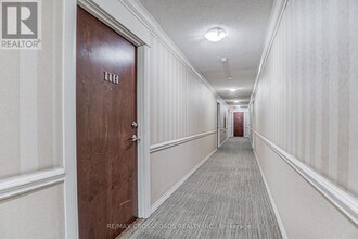 8-118 Rosebank Dr in Toronto, ON - Building Photo - Building Photo