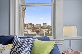 256 Bunker Hill St in Boston, MA - Building Photo - Building Photo