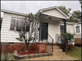 5919 Woodlawn Dr in Little Rock, AR - Building Photo