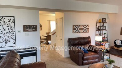 241 Long Ridge Dr in Coraopolis, PA - Building Photo - Building Photo