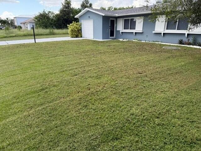 property at 371 SW Lakehurst Dr