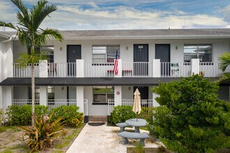 Waterfront Apartments in Cape Coral, FL - Building Photo - Building Photo