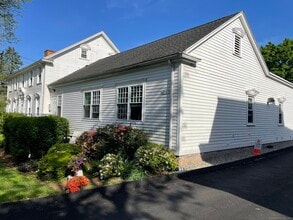 67 S Main St in Branford, CT - Building Photo - Building Photo