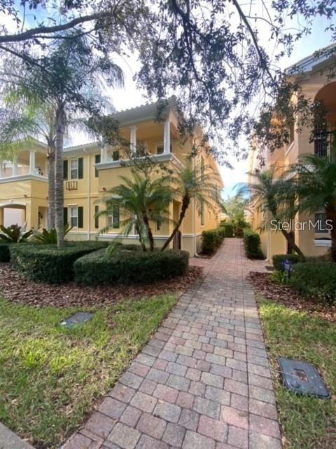 8561 Insular Ln in Orlando, FL - Building Photo