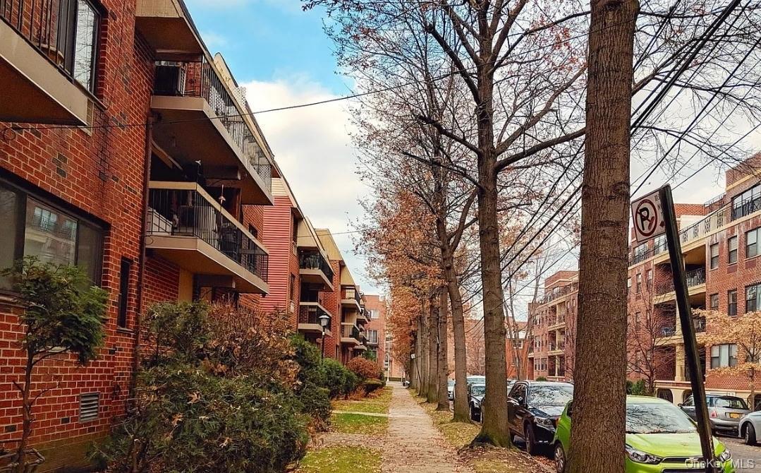 71-38 162nd St in Queens, NY - Building Photo