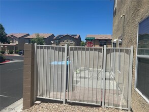 7244 Early Pioneer Ave in Las Vegas, NV - Building Photo - Building Photo
