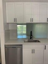 10357 NW 8th St in Pembroke Pines, FL - Building Photo