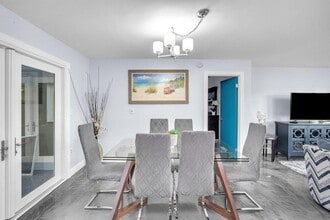 4400 SW 37th Ave in Fort Lauderdale, FL - Building Photo - Building Photo