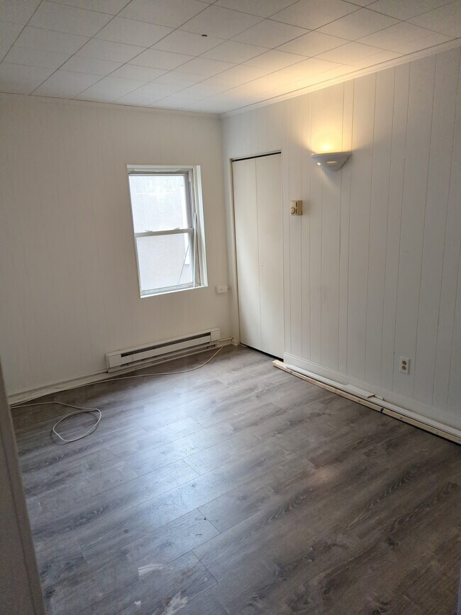 605 Pond St in Bristol, PA - Building Photo - Building Photo