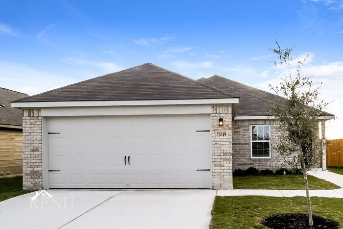 17049 Dusty Boots Ln in Elgin, TX - Building Photo