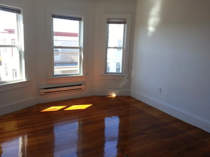 27 Buttonwood St, Unit 2 in Boston, MA - Building Photo