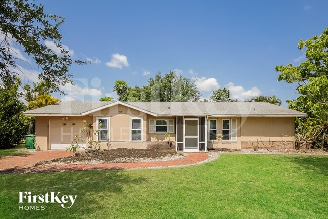 property at 727 SE 9th Pl