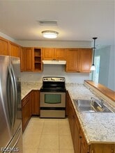 14713 Kimberly Ln, Unit 3 in Ft. Myers, FL - Foto de edificio - Building Photo