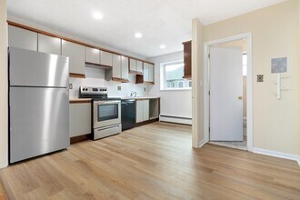 59 Saint Paul St, Unit 1 in Brookline, MA - Building Photo - Building Photo