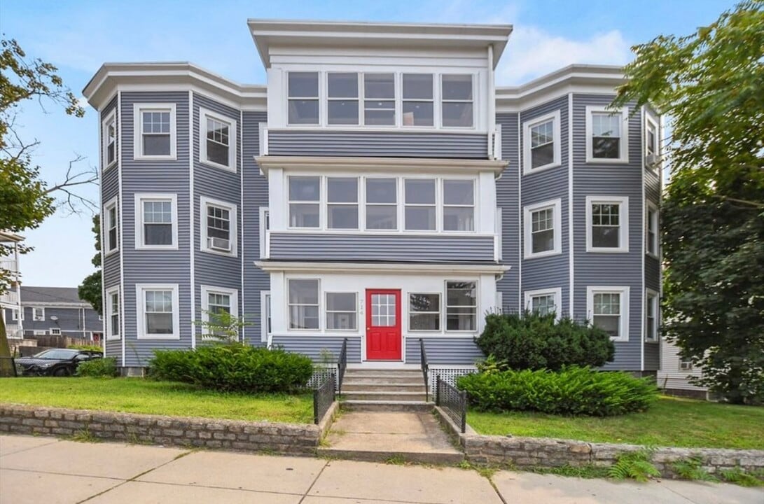 714 Adams St in Boston, MA - Building Photo