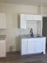 2419 NE Madison Ave in Peoria, IL - Building Photo - Building Photo