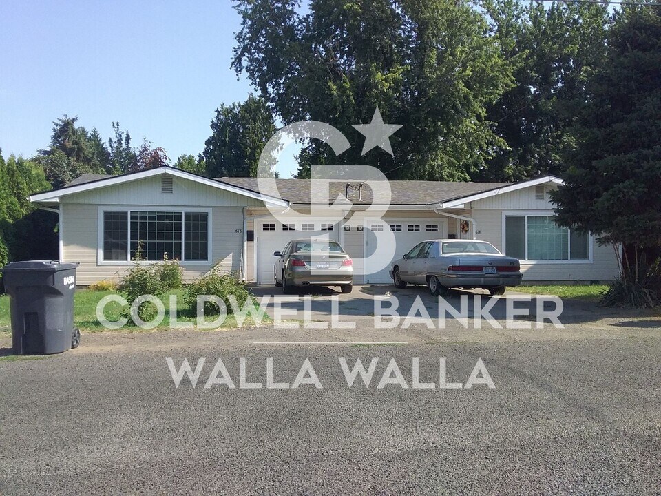 614-616 SW 3rd St in College Place, WA - Building Photo