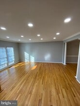 8118 Madrillon Springs Ln in Vienna, VA - Building Photo - Building Photo