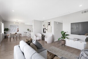 927 San Vicente Blvd in West Hollywood, CA - Building Photo