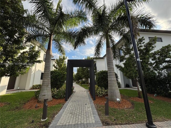 4493 NW 81st Ave in Doral, FL - Building Photo - Building Photo