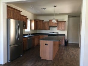 1711 Lone Pine Dr, Unit Main House in Billings, MT - Building Photo - Building Photo