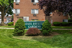 State Fayette Gardens in Perth Amboy, NJ - Building Photo