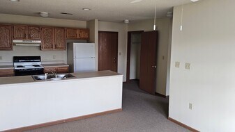 571 MacCorkle Ave SW, Unit 116 in St. Albans, WV - Building Photo