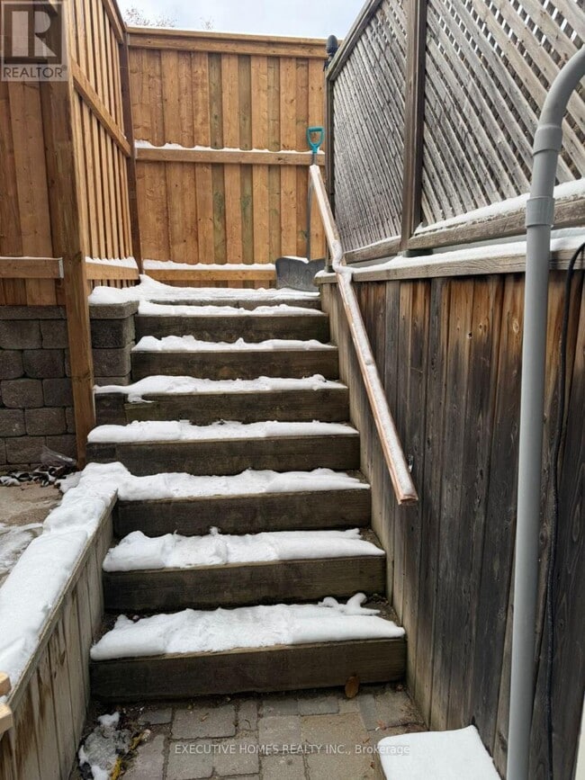 2 Renwick Rd in Courtice, ON - Building Photo - Building Photo