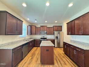 247 Dando St in Garner, NC - Foto de edificio - Building Photo