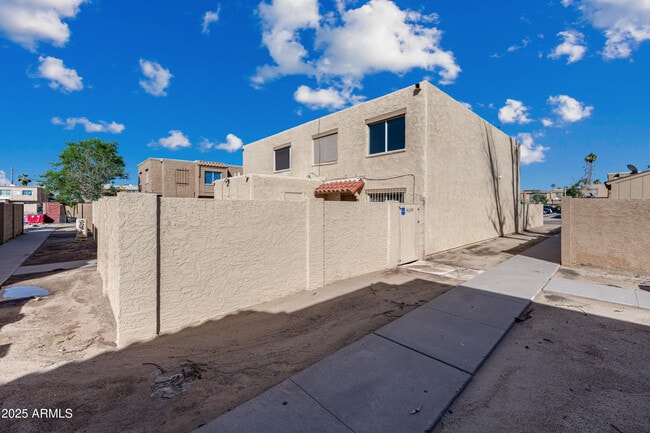 property at 4240 S 46th Pl
