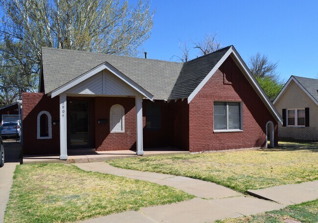 property at 3904 Fountain Ter