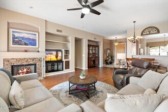 10527 E Tierra Buena Ln in Scottsdale, AZ - Building Photo - Building Photo