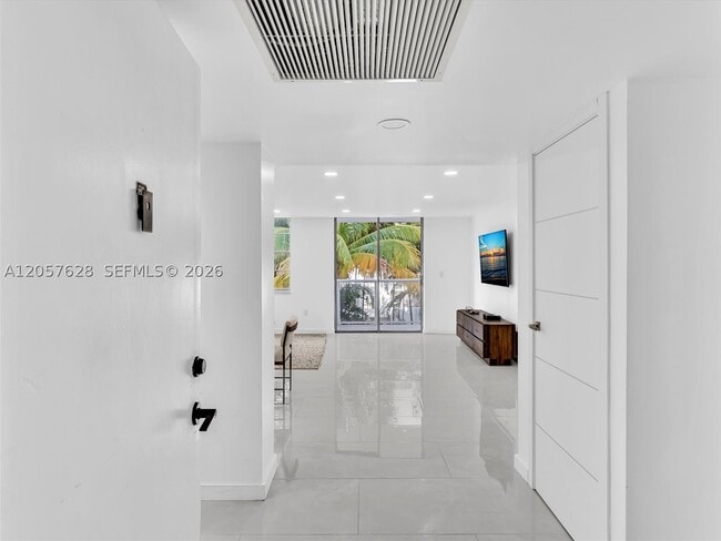 10000 W Bay Harbor Dr