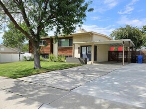 2809 Banbury Rd in Cottonwood Heights, UT - Building Photo - Building Photo