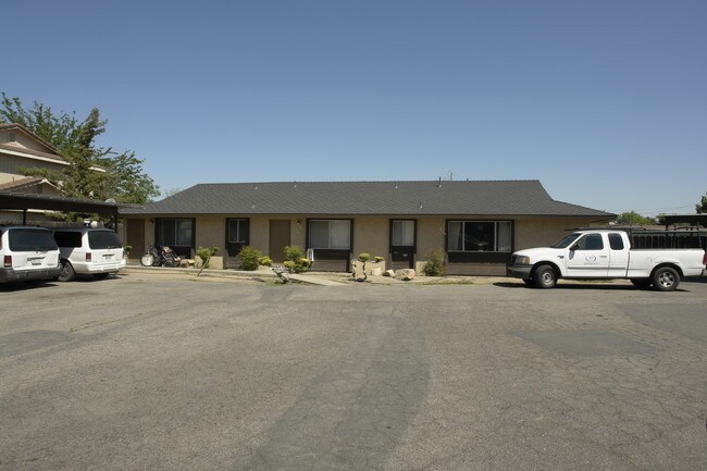 1520-1530 Robertson Blvd in Chowchilla, CA - Building Photo - Building Photo