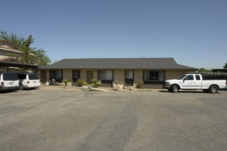 1520-1530 Robertson Blvd in Chowchilla, CA - Building Photo - Building Photo